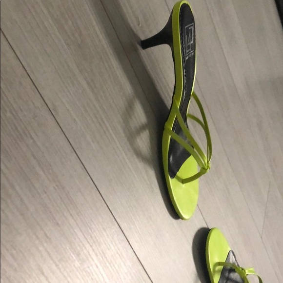 Mini neon green heels - Picture 10 of 11